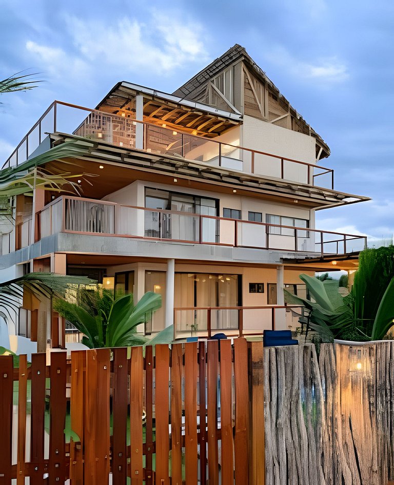 Casa confortável com vista mar e piscina