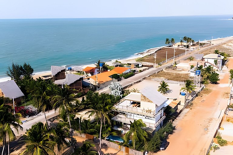 Casa confortável com vista mar e piscina